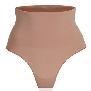 SKIMS CORE CONTROL THONG SIENNA / SM